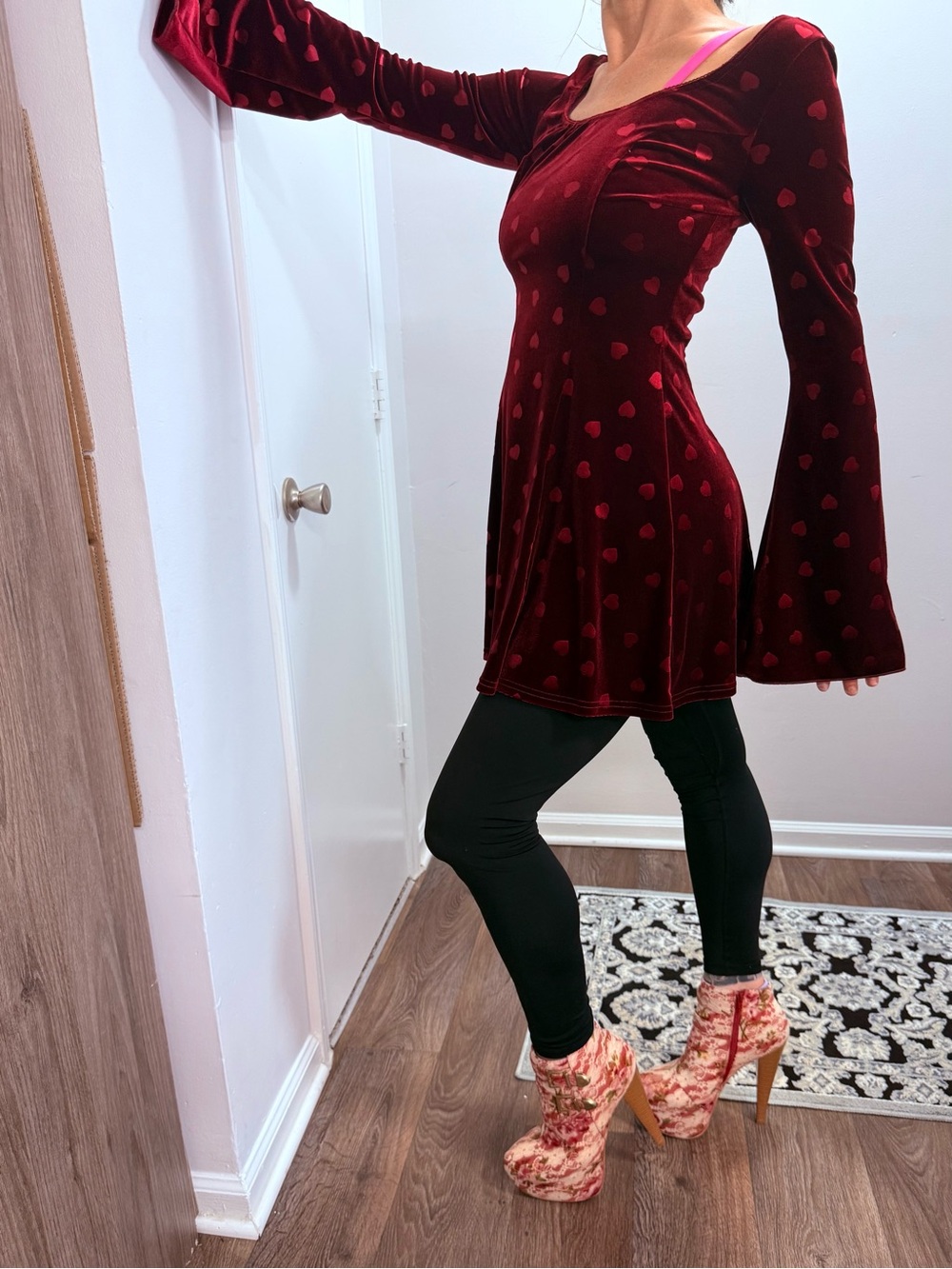 Romantic Wine Stretch Velvet Heart Long Bell Sleeve Mini Party Dress Size M